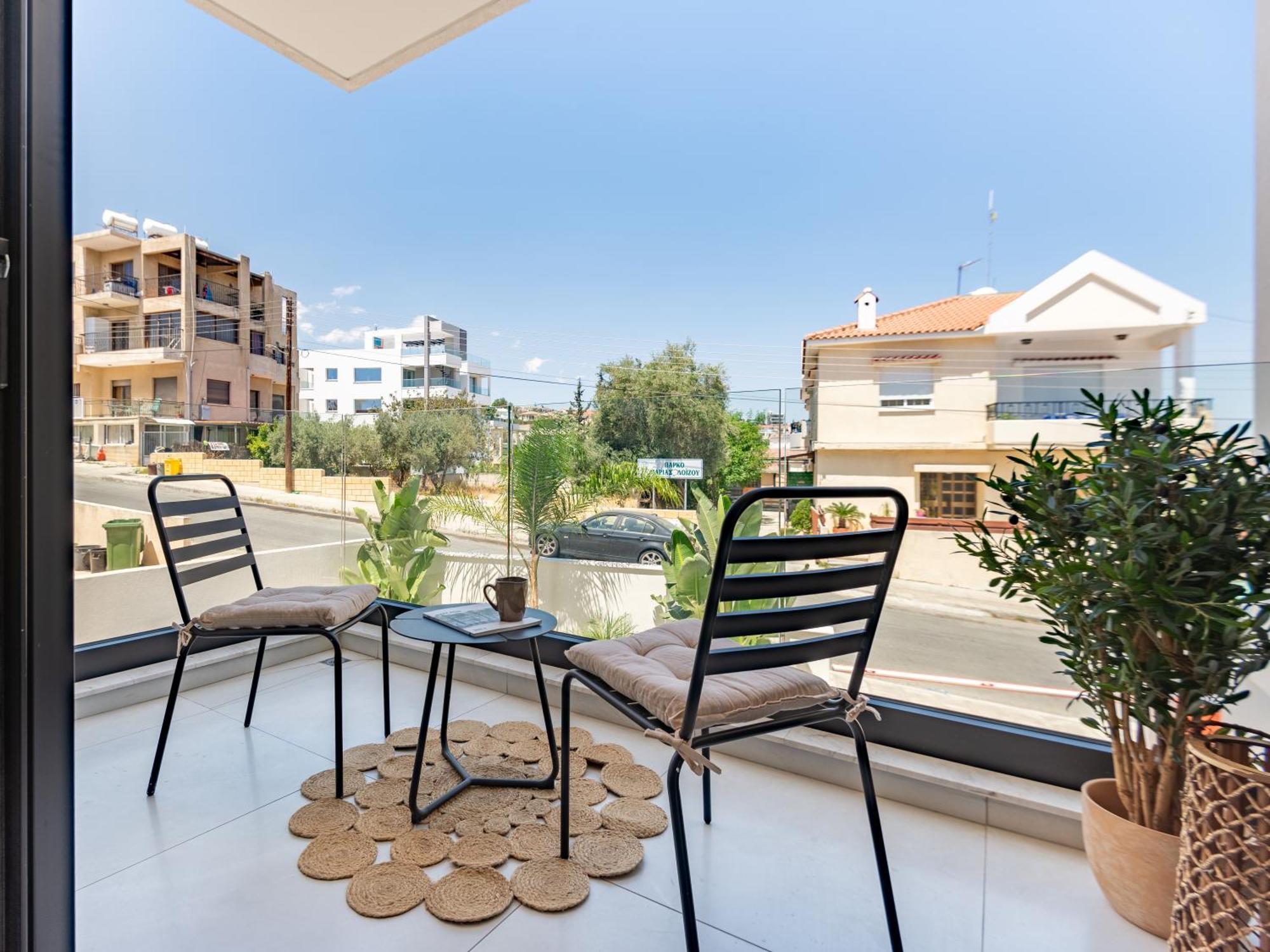 Sanders Only Limassol Luaran gambar